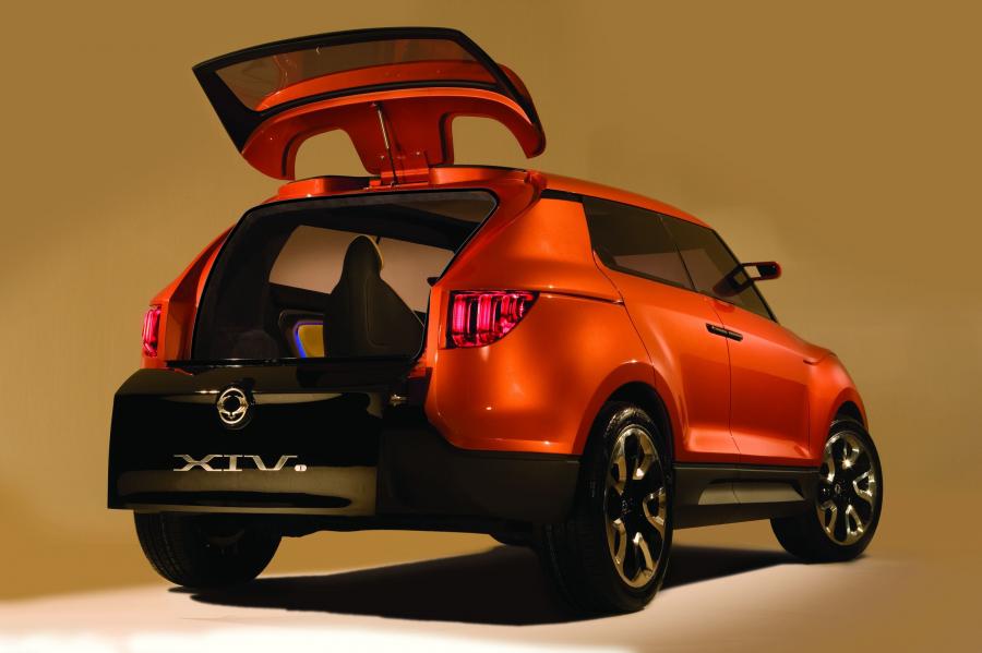  SsangYong XIV-1 Concept 2011 года  (фото 7 из 16)